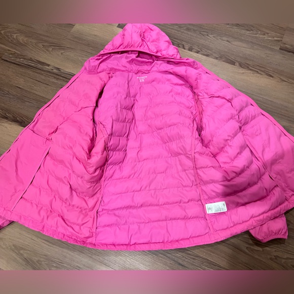 Amazon Essentials pink puffer jacket - Picture 7 of 8